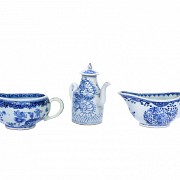 Couple of Chinese ceramics and milk pot, 18th century