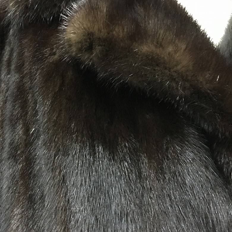 Nice mink fur coat dark brown color and long cut. - 5