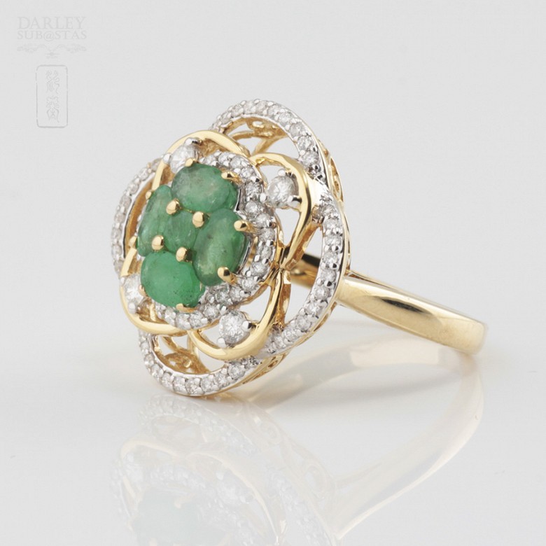 Ring in 18k yellow gold, emeralds and diamonds. - 2