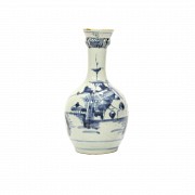 Chinese vase, blue and white ceramic with sea decoration, 18th-19th century.