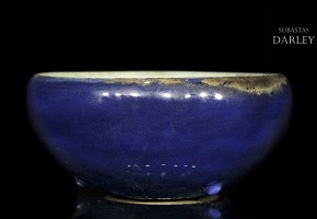 Incensario trípode vidriado en azul, S.XX