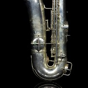Saxofón alto, marca Conn, ca 1920