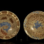 Two plates with fish, metallic lustre from Manises, 20th century - 5