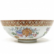 Cuenco de porcelana con flores, con sello Daoguang.