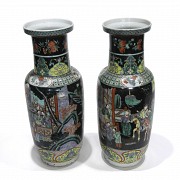 Pair of Chinese black family vases, Qing dynasty.