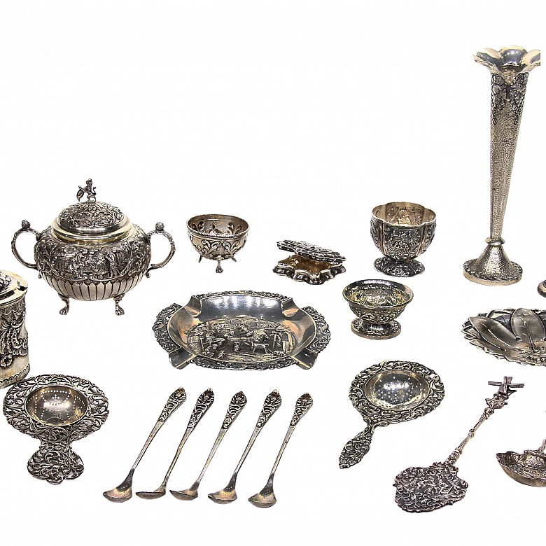 Lot of various silver objects.