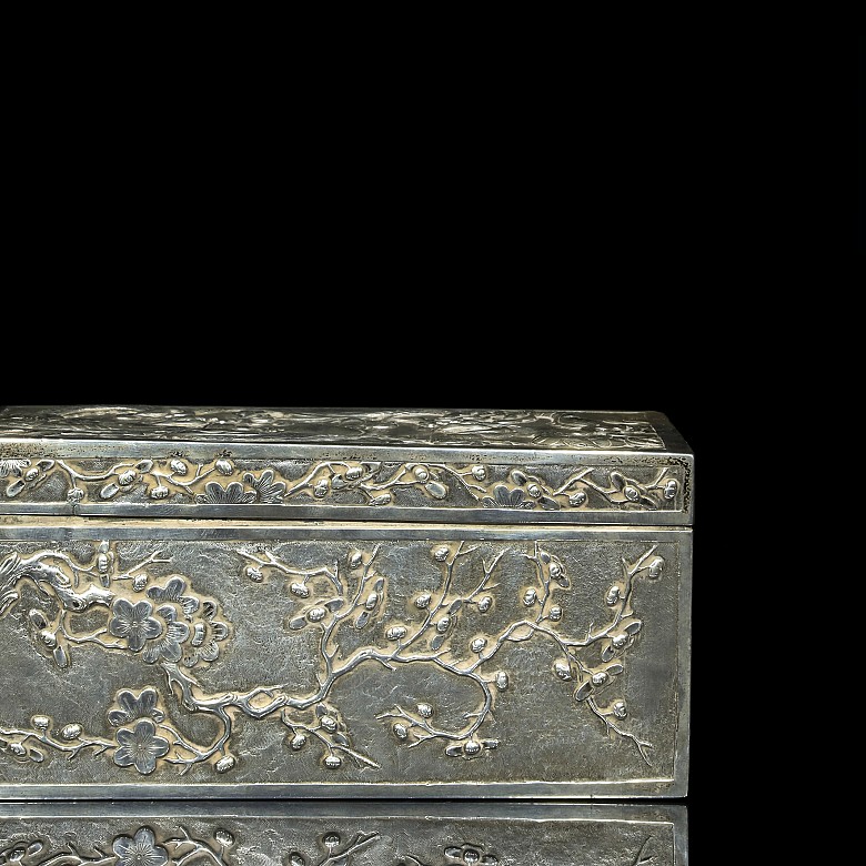 Caja-joyero de plata labrada, China, pps.S.XX