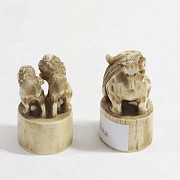 Two oval stamps of Chinese ivory - 11
