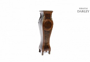 Peana de madera lacada, estilo Luis XV, s.XX