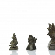 Lote de siete pequeñas figuras de bronce, S.XIX - XX - 7