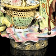Dama de porcelana china esmaltada, S.XX - 4