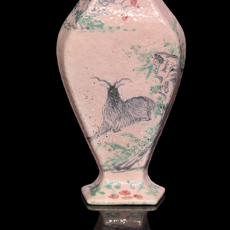 Small pink wall vase - 2