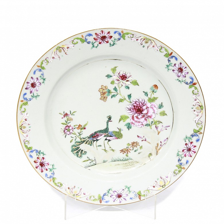 Porcelain plate, famille rose, Qing dynasty. - 1