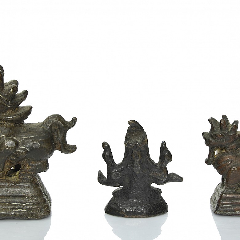 Lot of seven small bronze figures, 19th - 20th century - 5