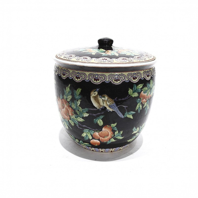 Enamelled vessel, China, late Qing dynasty.