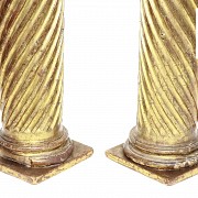 Pareja de columnas en madera dorada y policromada, s.XVII