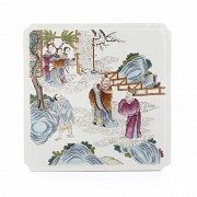 A famille rose enameled porcelain plate, Qing dynasty.
