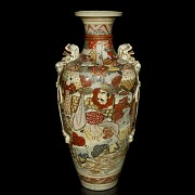Jarrón de porcelana satsuma, Japón, med.S.XX
