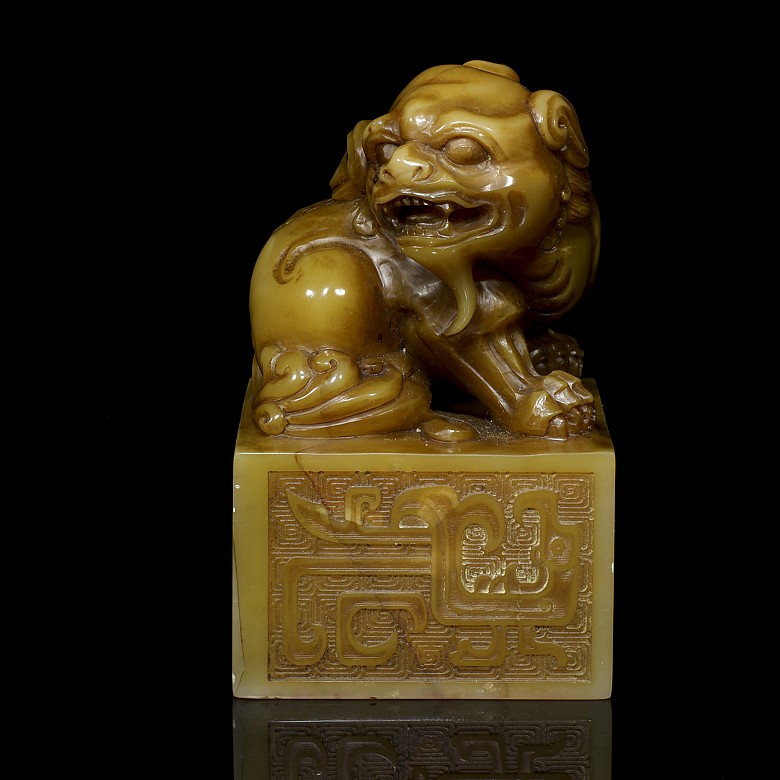 Stamp with lion in stone, 20th century