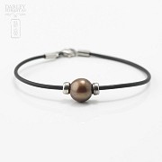 Brown pearl bracelet with rubber