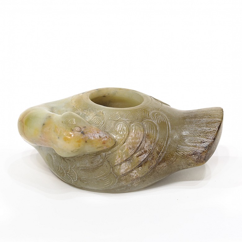 Carved jade vessel, Qing dynasty.