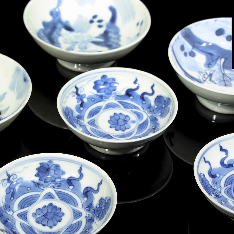 Small porcelain dishes, blue and white, Qing dynasty - 1