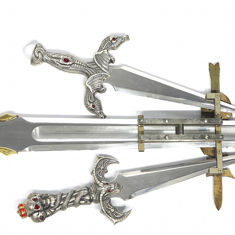 Set of sword and two daggers from the movie 