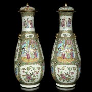 Pair of lidded vases, famille rose, Canton, 19th century - 1