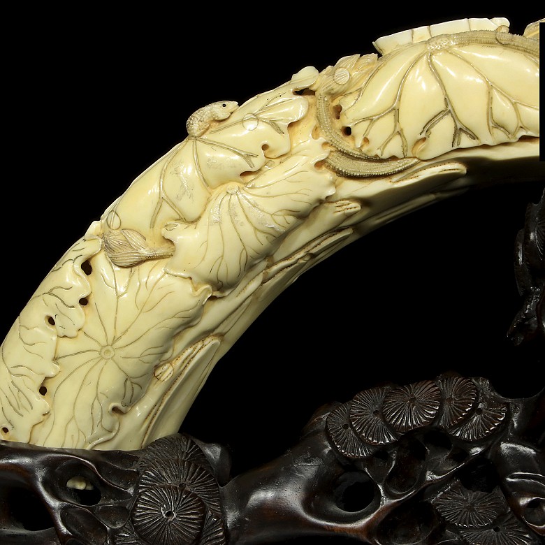 Chinese carved horn 