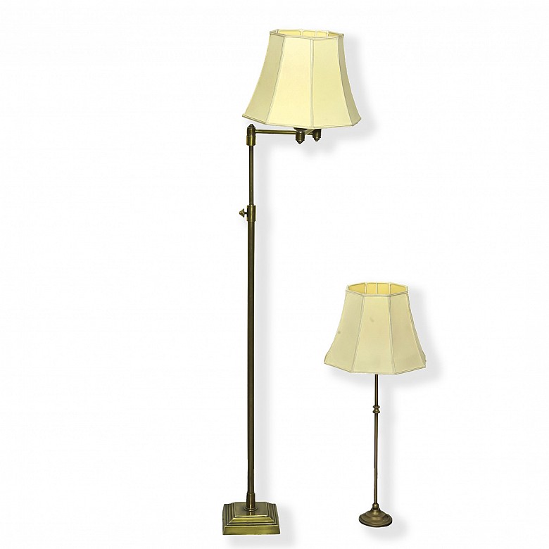 Dos lamparas de pie decorativas, S.XX