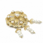 Broche en oro amarillo 18 k y perlas