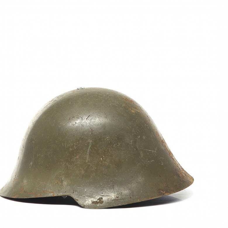 Military helmet 