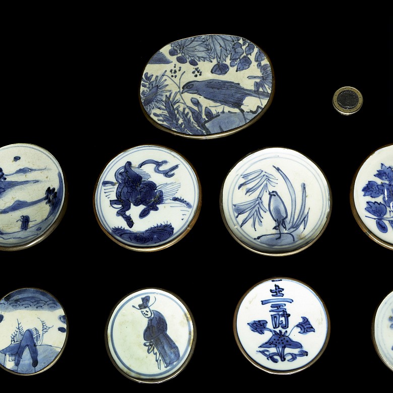 Lote de nueve piezas de porcelana, azul y blanco, dinastia Qing - 7