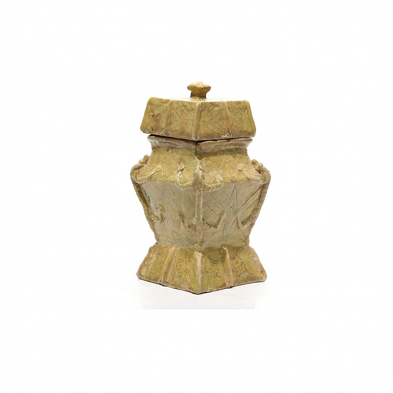 A cream-glazed Chinese pottery vase 