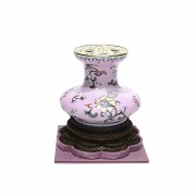 Pequeño jarrón-incensario, con sello Qianglong.