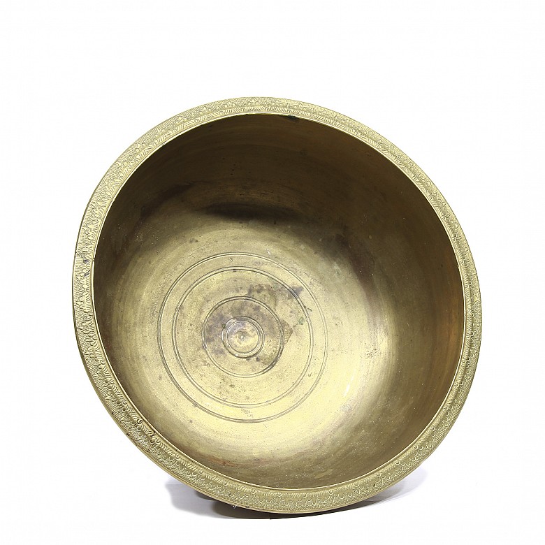 Indonesian brass bowl, 19th-20th century