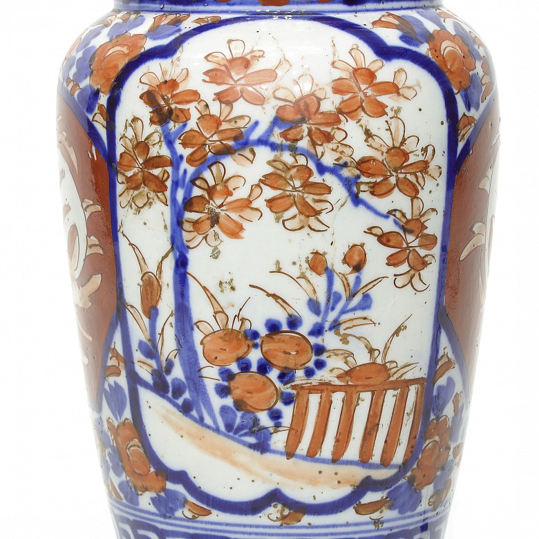 Jarrón de porcelana japonesa, con lámpara, S.XX