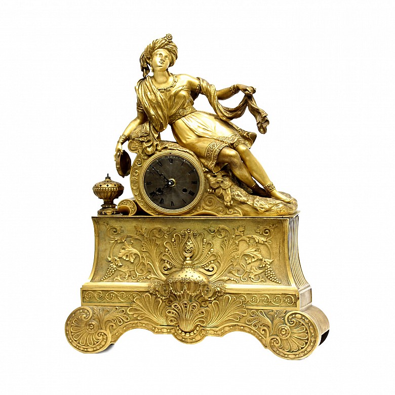 Reloj de sobremesa en bronce dorado, Francia, mediados del s.XIX.