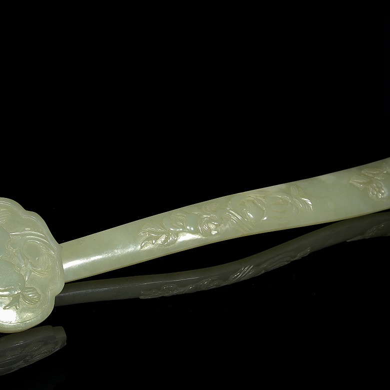 Small jade ruyi stick, Qing dynasty