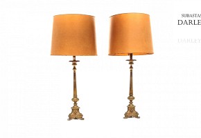 Pair of table lamps with metal base, 20th century