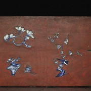 Placa de madera con laca y porcelana, Dinastía Qing