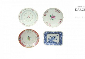 Lote de porcelana de distintas épocas (siglo XVIII-XX)
