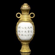 Botella de rapé en porcelana esmaltada, con marca Qianlong - 2