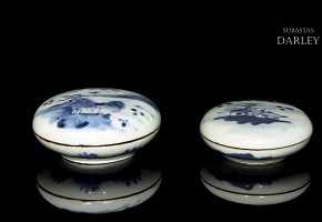 Lot of two boxes, blue and white, Qing dynasty