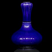 Sapphire-blue glazed vase, Qing dynasty, Qianlong