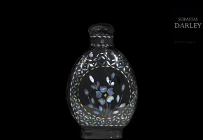 Black lacquered snuff bottle, 19th - 20th century