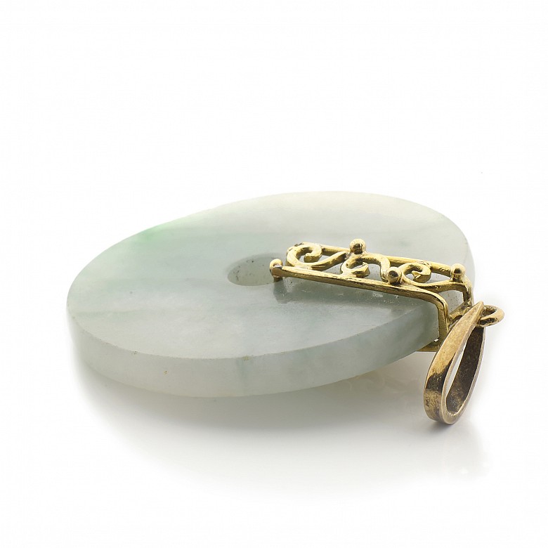 Jade pendant mounted in 18k yellow gold - 2