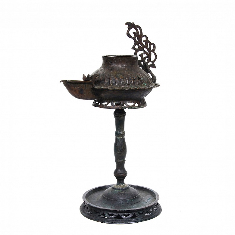 Oil lamp with foot, Sumatra, 19th century