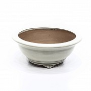White enameled pot, Yixing, China. - 2