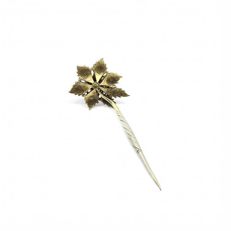 Brass needle with Matara or zircon diamonds - 1